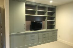 Green-TV-bedroom