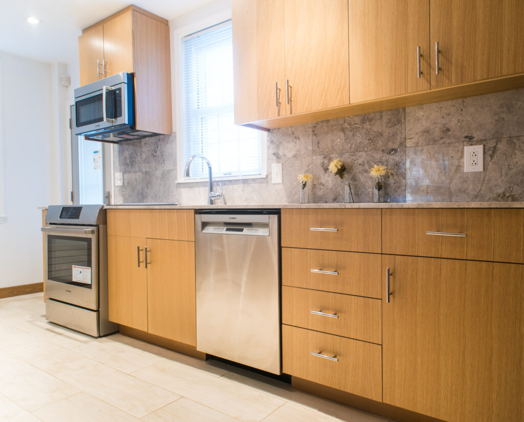 Oak kitchen cabinets